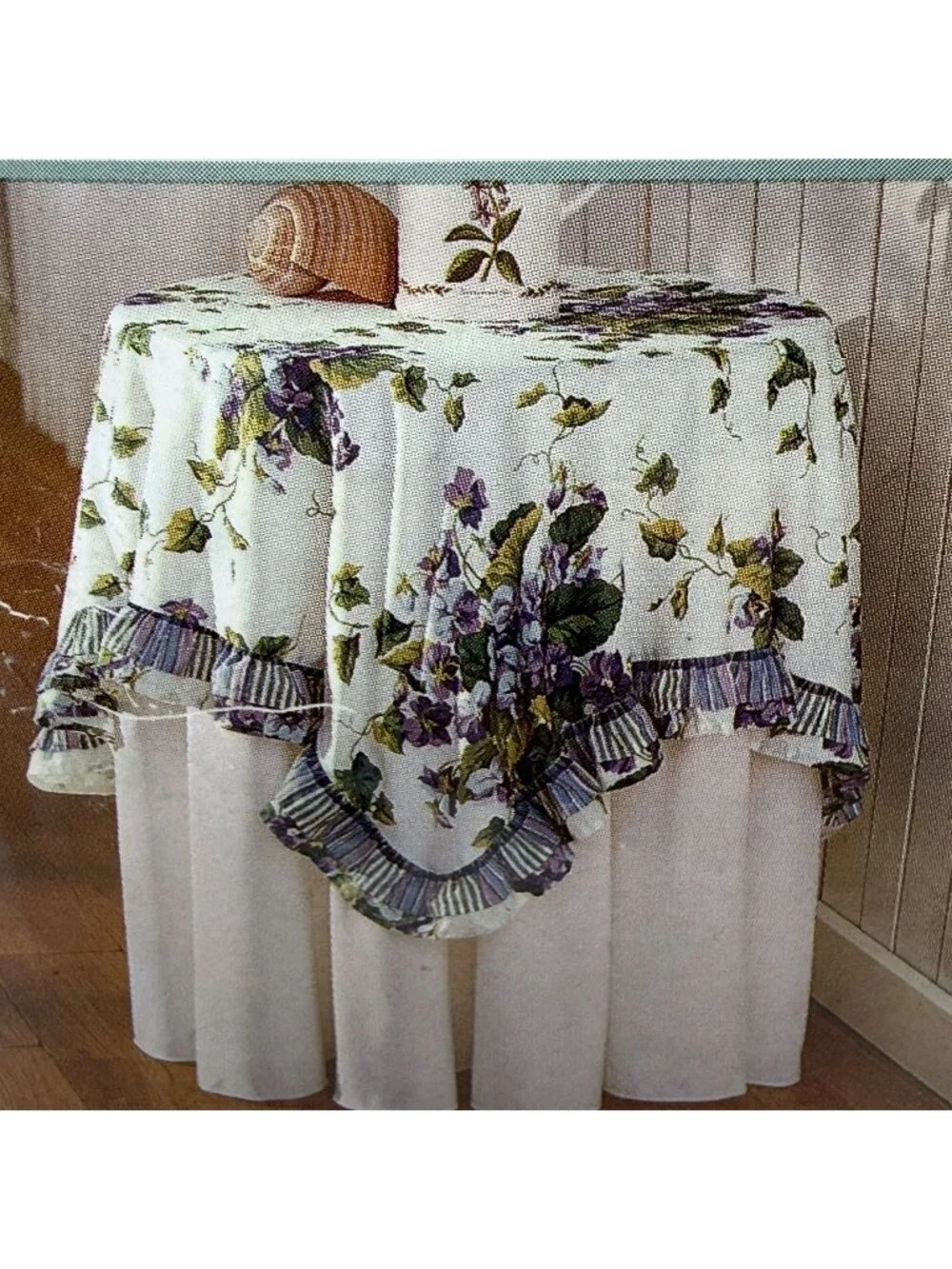 Waverly Garden Room Tablecloth  36
